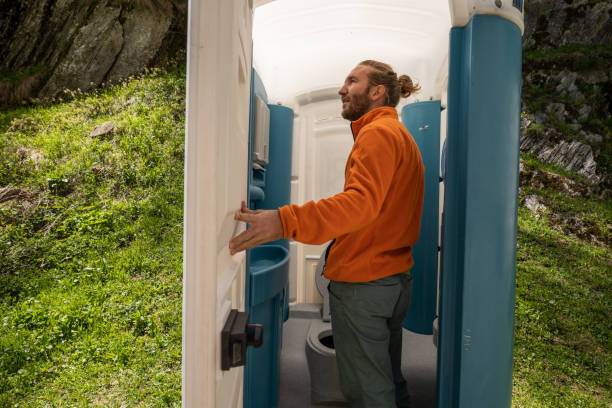 Best Portable restroom trailer rental  in Sconsin Dells, WI