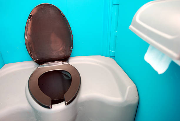 Best Portable restroom trailer rental  in Sconsin Dells, WI